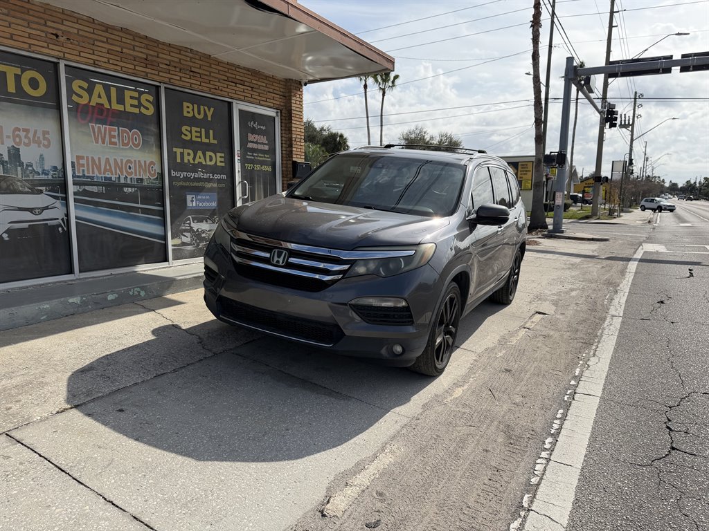 2017 Honda Pilot Touring's photo