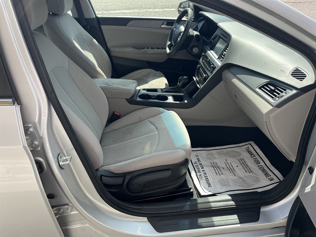2016 Hyundai Sonata SE - Photo 8