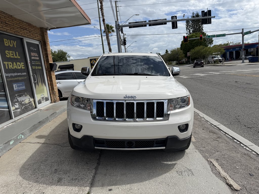 2012 Jeep Grand Cherokee Overland's photo