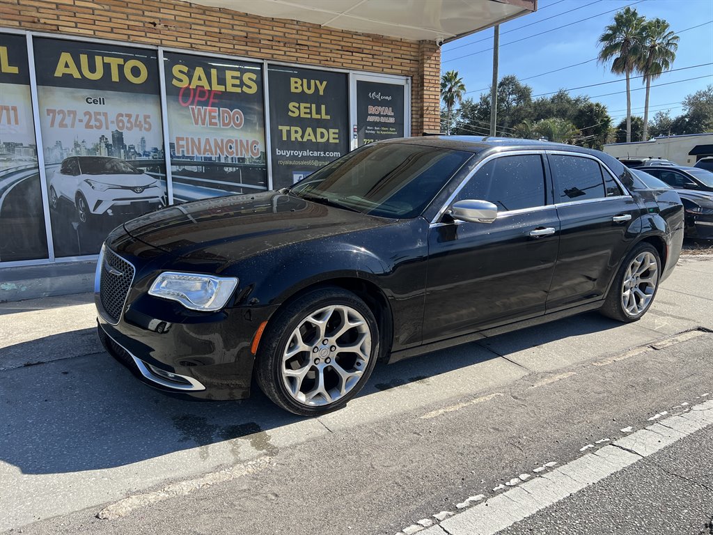 2018 Chrysler 300 C's photo