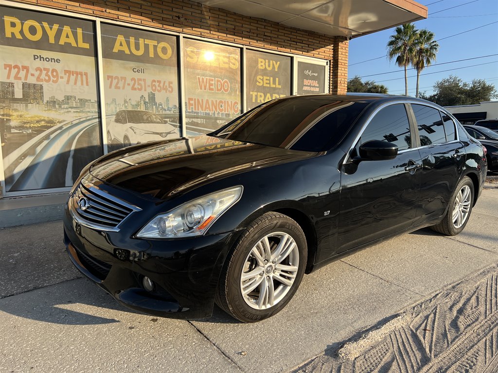 2015 INFINITI Q40 Base's photo