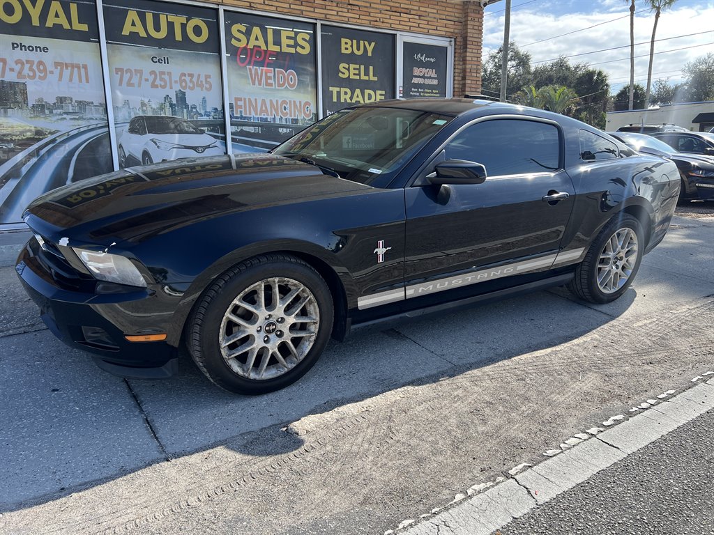 2012 Ford Mustang V6 Premium's photo
