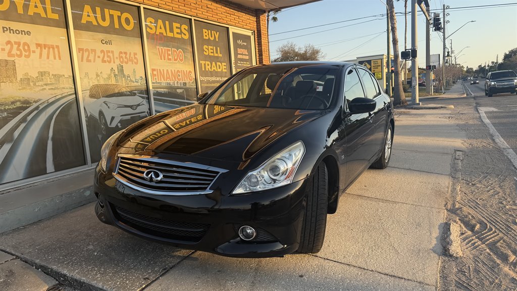 2015 INFINITI Q40 Base