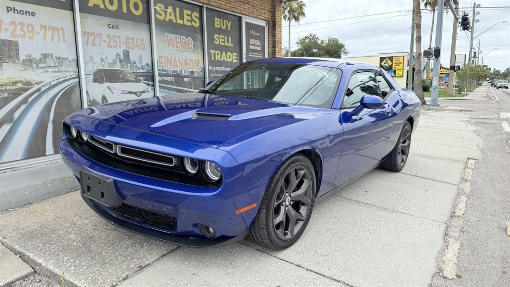 2018 Dodge Challenger SXT Plus's photo